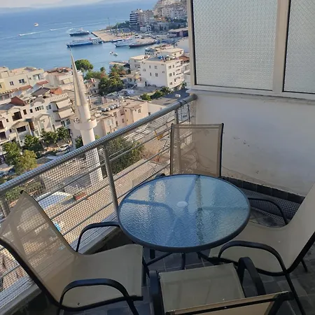 Spacious Sea View Apartament