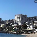 Spacious Sea View شقة