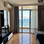 Spacious Sea View *
