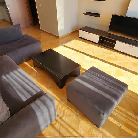 Spacious Sea View *